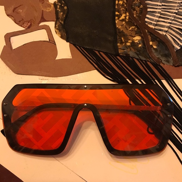 Accessories - Red sunglasses